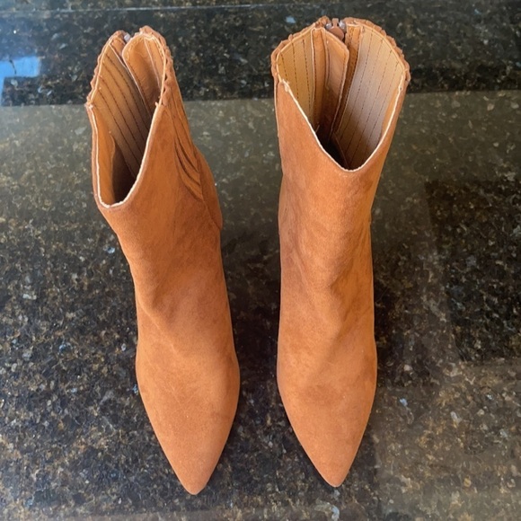 💜🤑 FOREVER 21 block pointed zip up boots like new!! - Picture 5 of 14